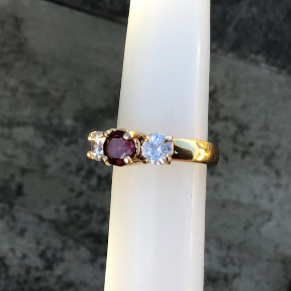 Sparkling Vintage Garnet Sterling Silver Ring with Gold Plate Size 6 1/2 - Picture 6 of 14